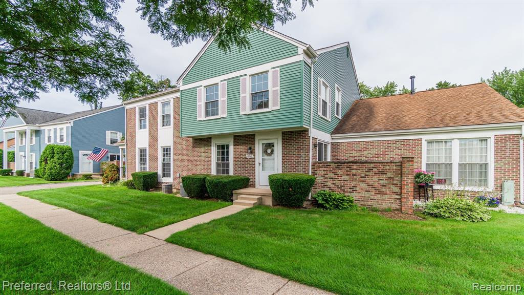 23617 Stonehenge Boulevard, Novi, MI — Photo 2