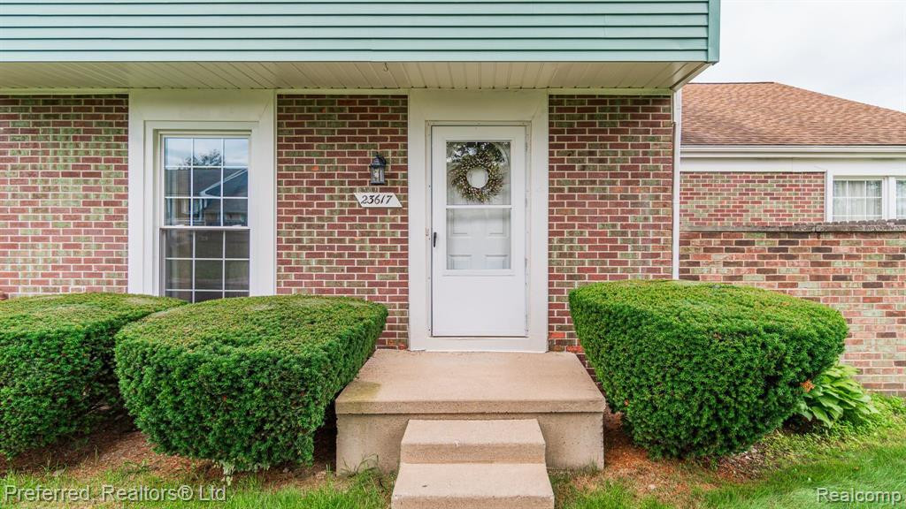 23617 Stonehenge Boulevard, Novi, MI — Photo 4