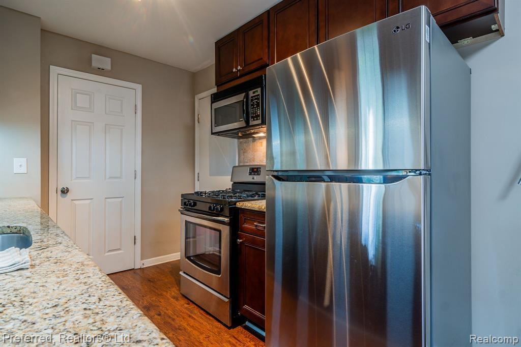 23617 Stonehenge Boulevard, Novi, MI — Photo 12
