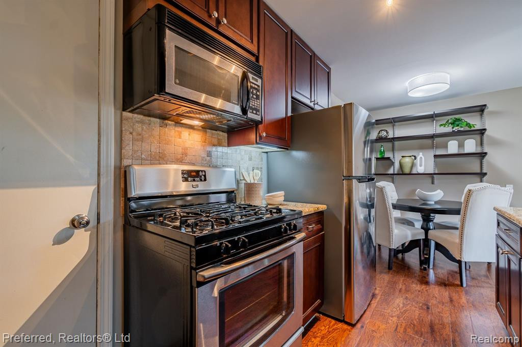 23617 Stonehenge Boulevard, Novi, MI — Photo 15