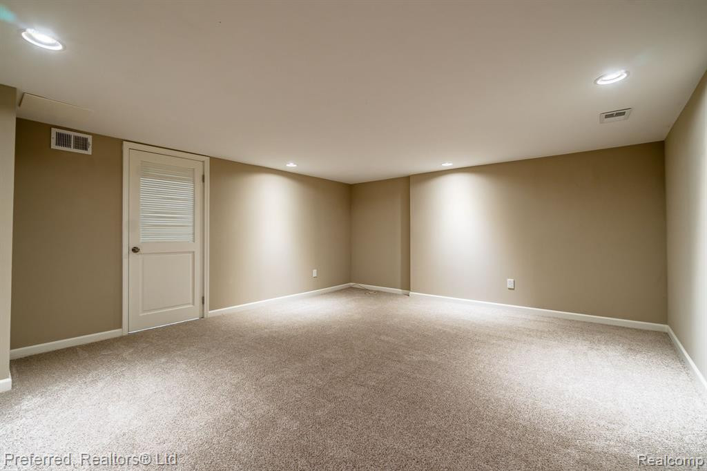 23617 Stonehenge Boulevard, Novi, MI — Photo 21