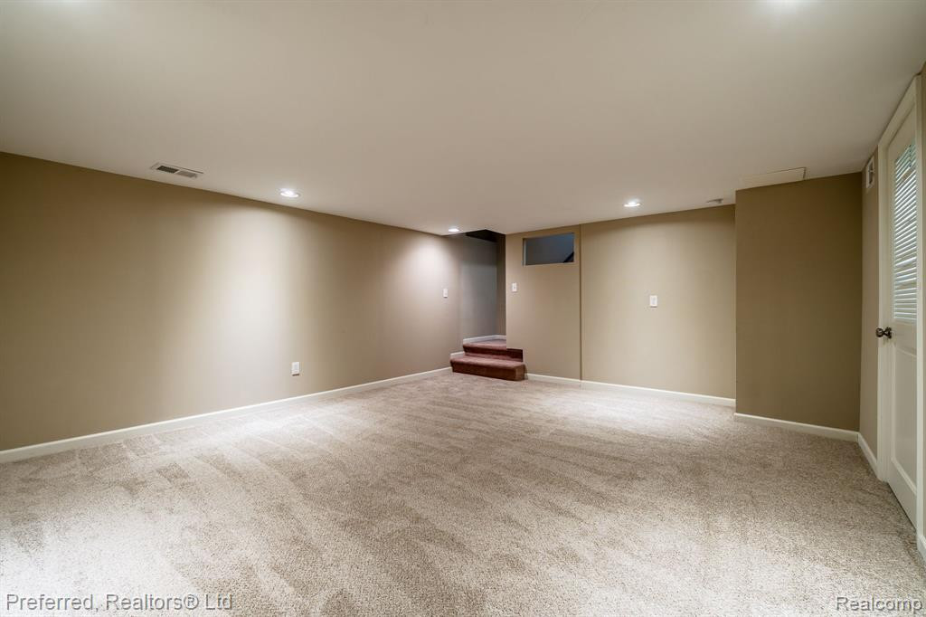 23617 Stonehenge Boulevard, Novi, MI — Photo 22
