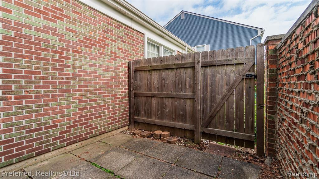 23617 Stonehenge Boulevard, Novi, MI — Photo 25