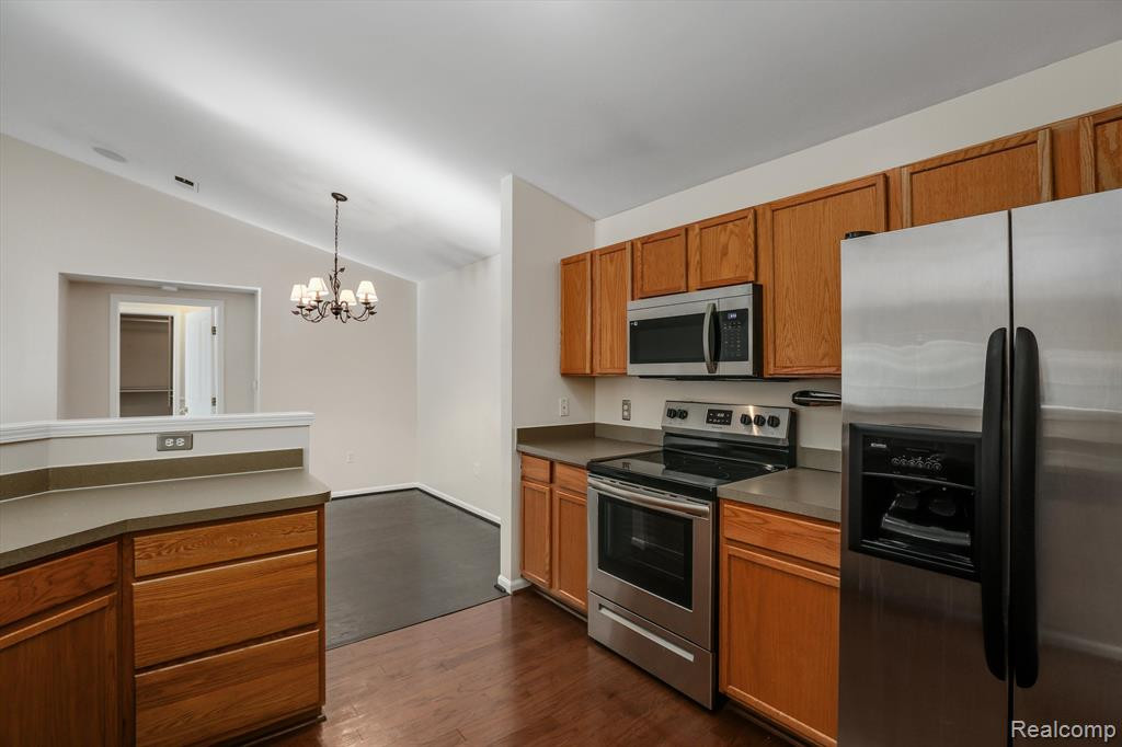 3889 Berkeley Avenue, Canton, MI 48188 — Photo 13