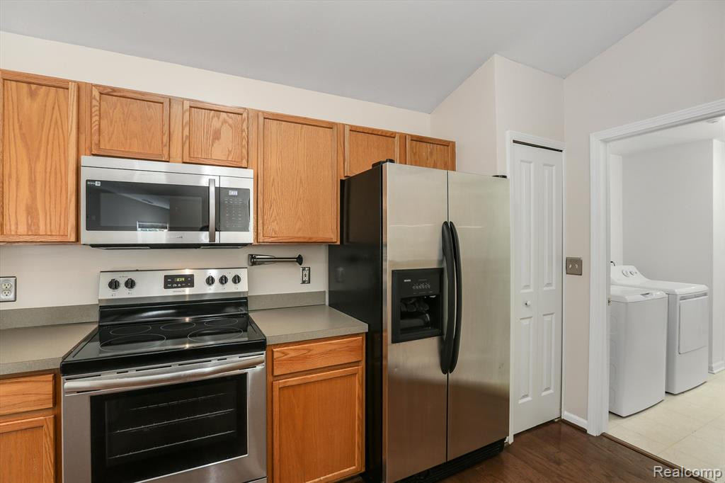 3889 Berkeley Avenue, Canton, MI 48188 — Photo 14
