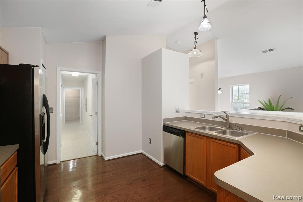3889 Berkeley Avenue, Canton, MI 48188 — Photo 15