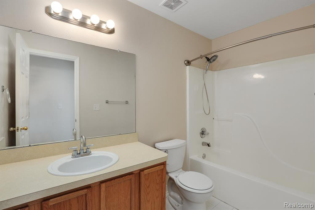 3889 Berkeley Avenue, Canton, MI 48188 — Photo 25