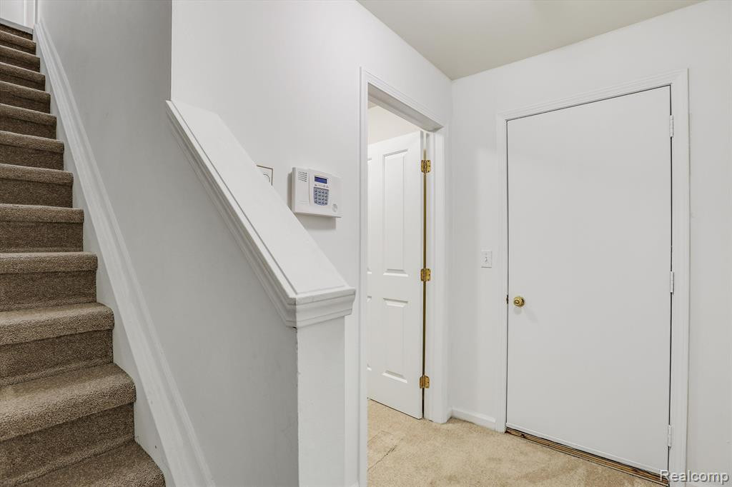 3889 Berkeley Avenue, Canton, MI 48188 — Photo 27