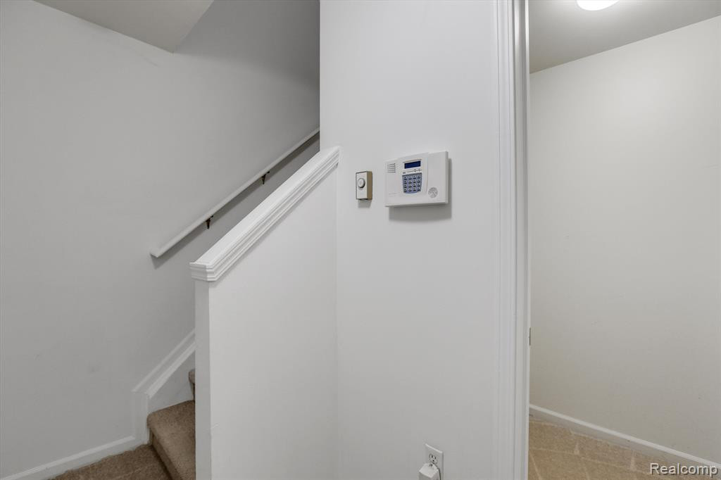 3889 Berkeley Avenue, Canton, MI 48188 — Photo 28