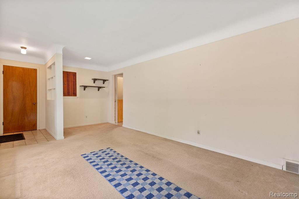 6630 NORBORNE Avenue, Dearborn Heights, MI 48127 — Photo 9