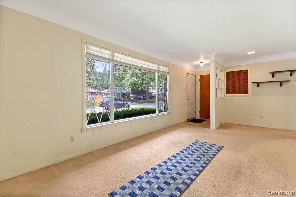 6630 NORBORNE Avenue, Dearborn Heights, MI 48127 — Photo 10