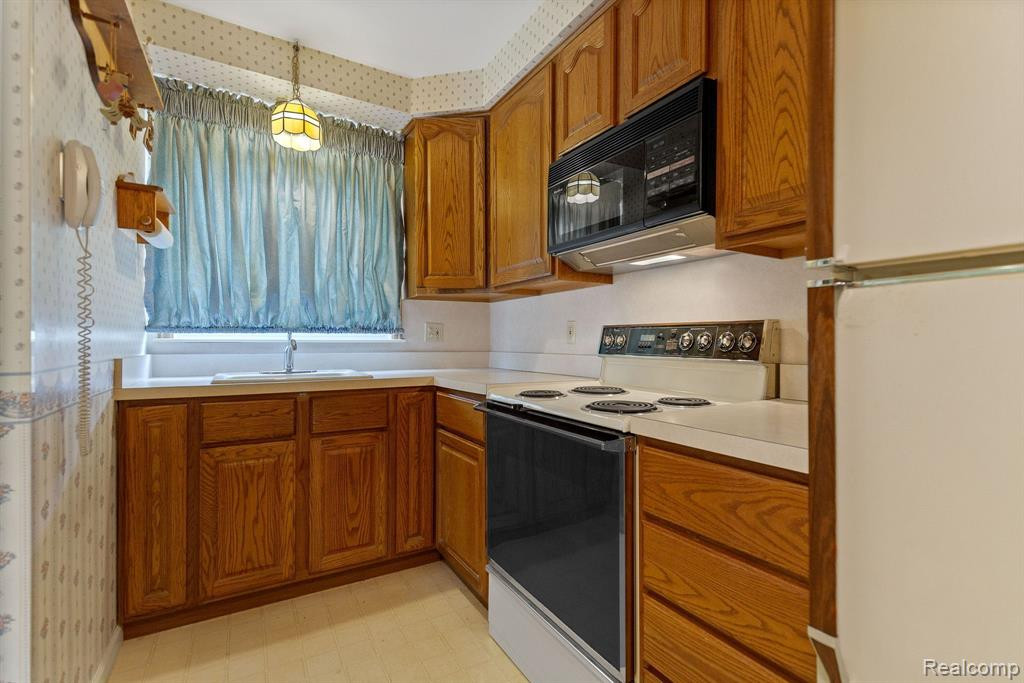 6630 NORBORNE Avenue, Dearborn Heights, MI 48127 — Photo 13