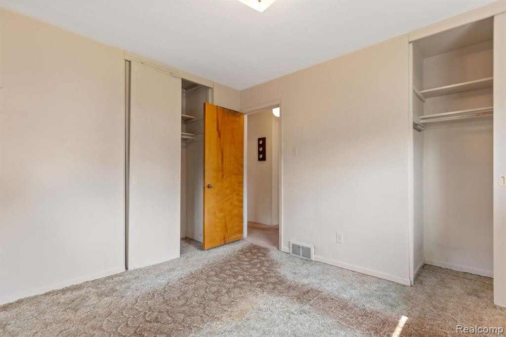6630 NORBORNE Avenue, Dearborn Heights, MI 48127 — Photo 16