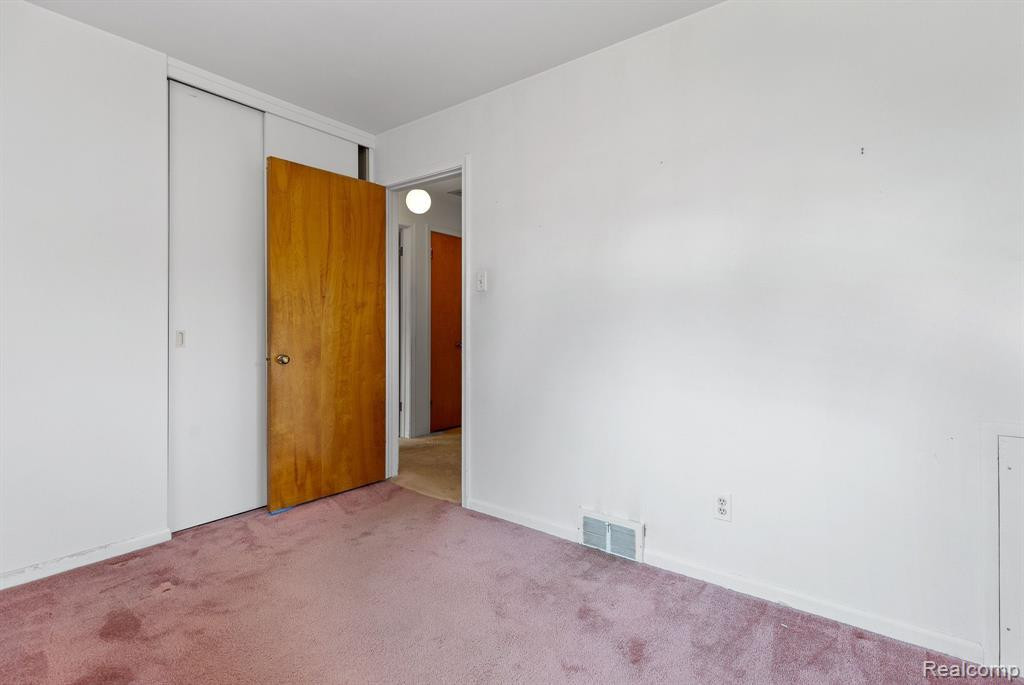 6630 NORBORNE Avenue, Dearborn Heights, MI 48127 — Photo 18