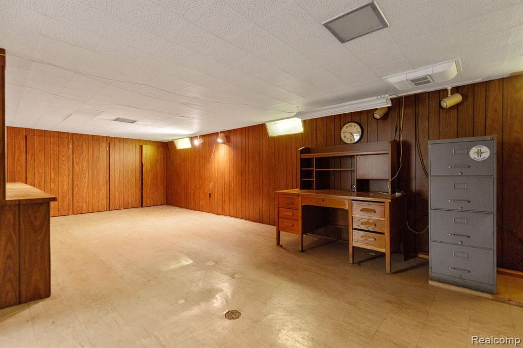 6630 NORBORNE Avenue, Dearborn Heights, MI 48127 — Photo 24