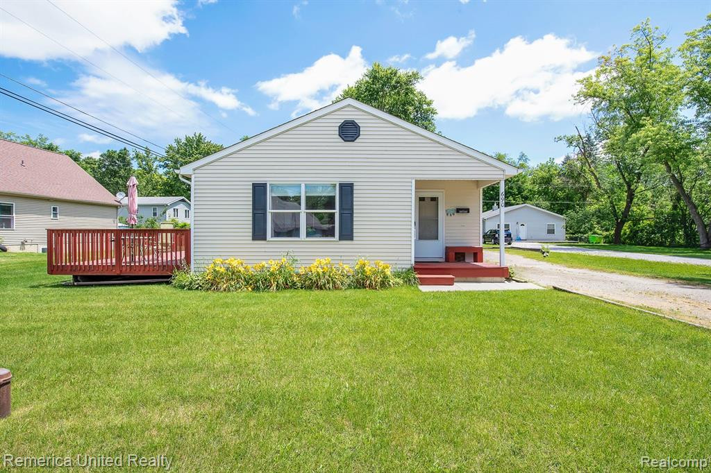 690 6 MILE Road, Whitmore Lake, MI 48189 — Photo 3