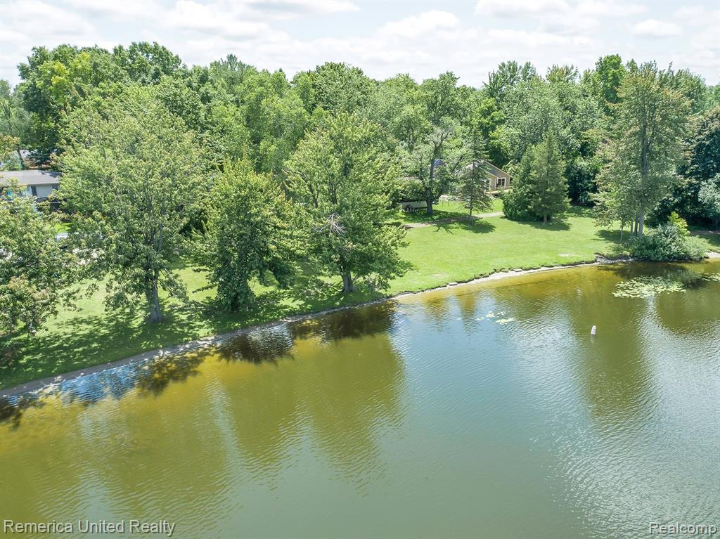 690 6 MILE Road, Whitmore Lake, MI 48189 — Photo 9