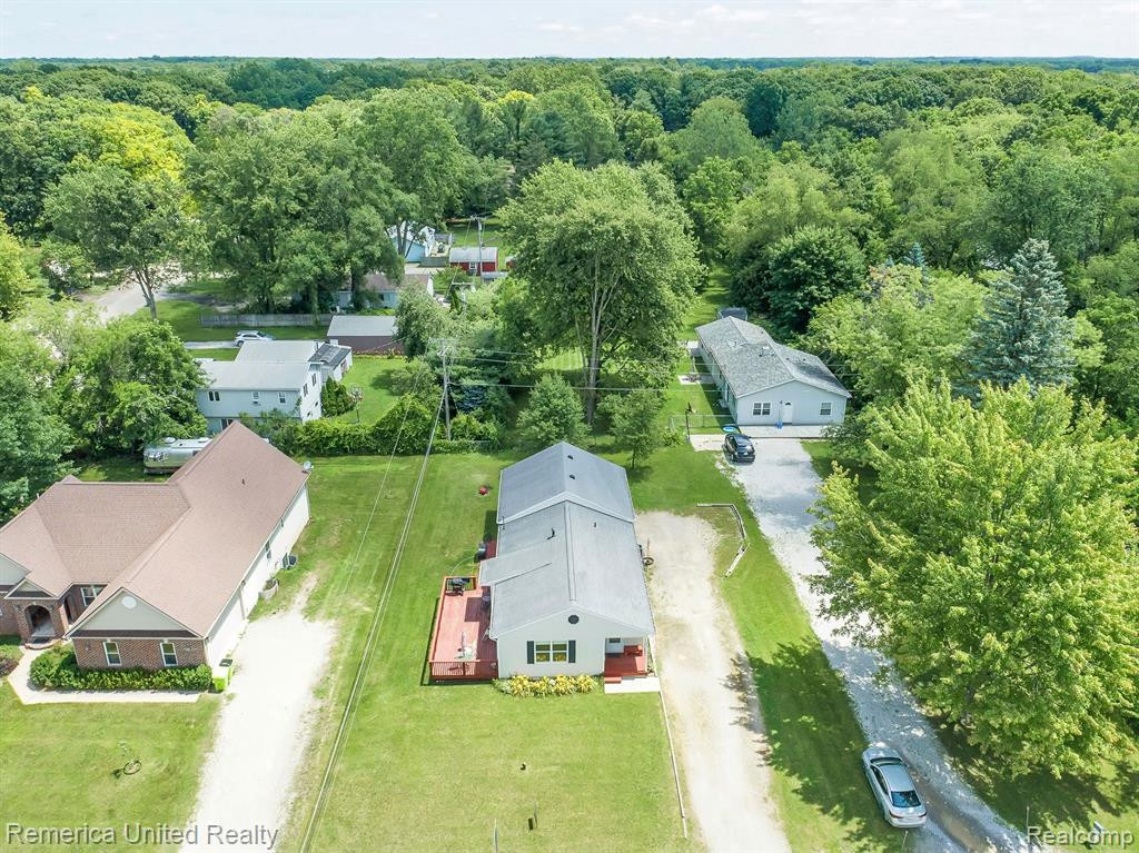 690 6 MILE Road, Whitmore Lake, MI 48189 — Photo 11