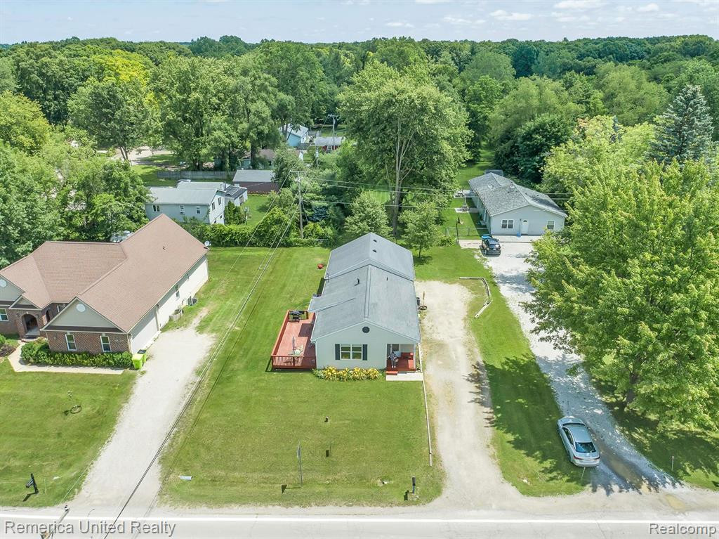 690 6 MILE Road, Whitmore Lake, MI 48189 — Photo 12