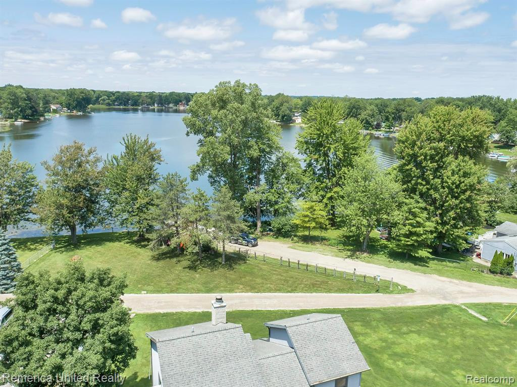 690 6 MILE Road, Whitmore Lake, MI 48189 — Photo 14