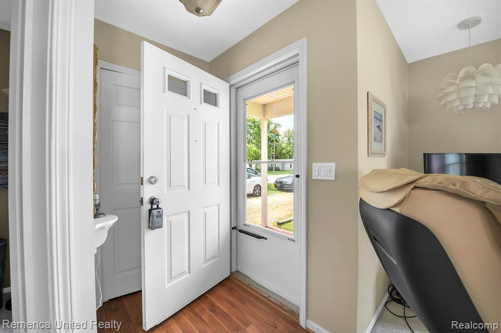 690 6 MILE Road, Whitmore Lake, MI 48189 — Photo 18