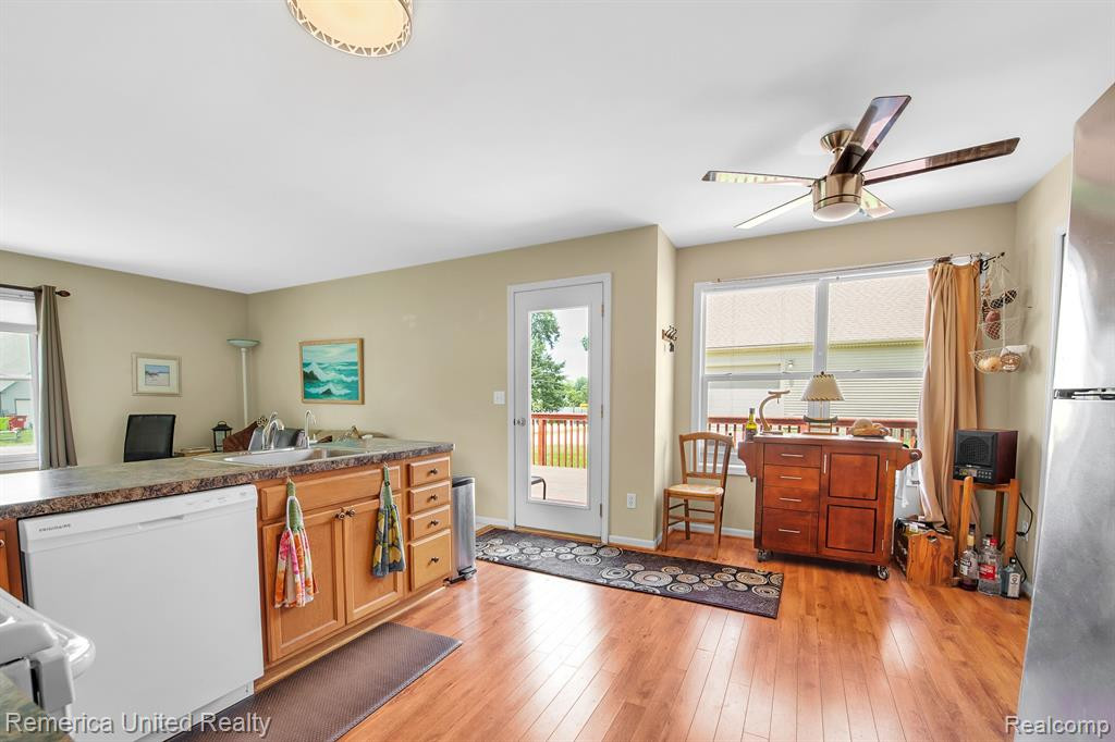 690 6 MILE Road, Whitmore Lake, MI 48189 — Photo 33