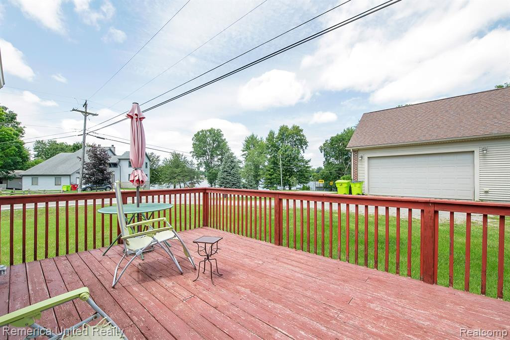 690 6 MILE Road, Whitmore Lake, MI 48189 — Photo 36