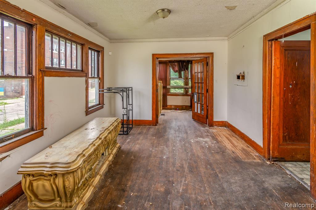 401 W GREENDALE, Highland Park, MI 48203 — Photo 7