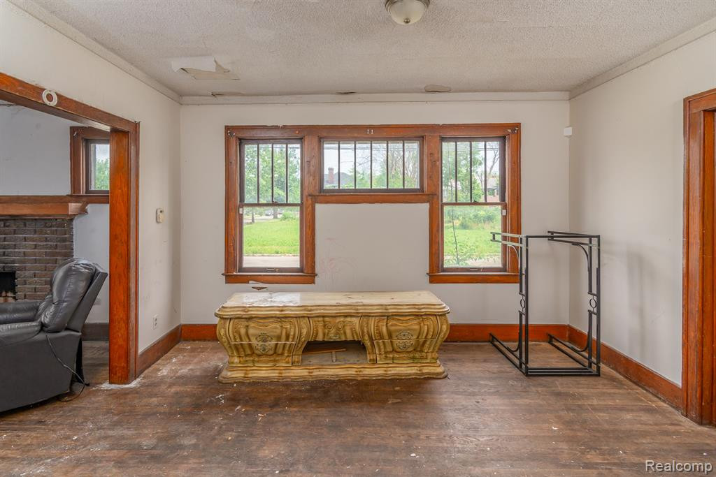 401 W GREENDALE, Highland Park, MI 48203 — Photo 8