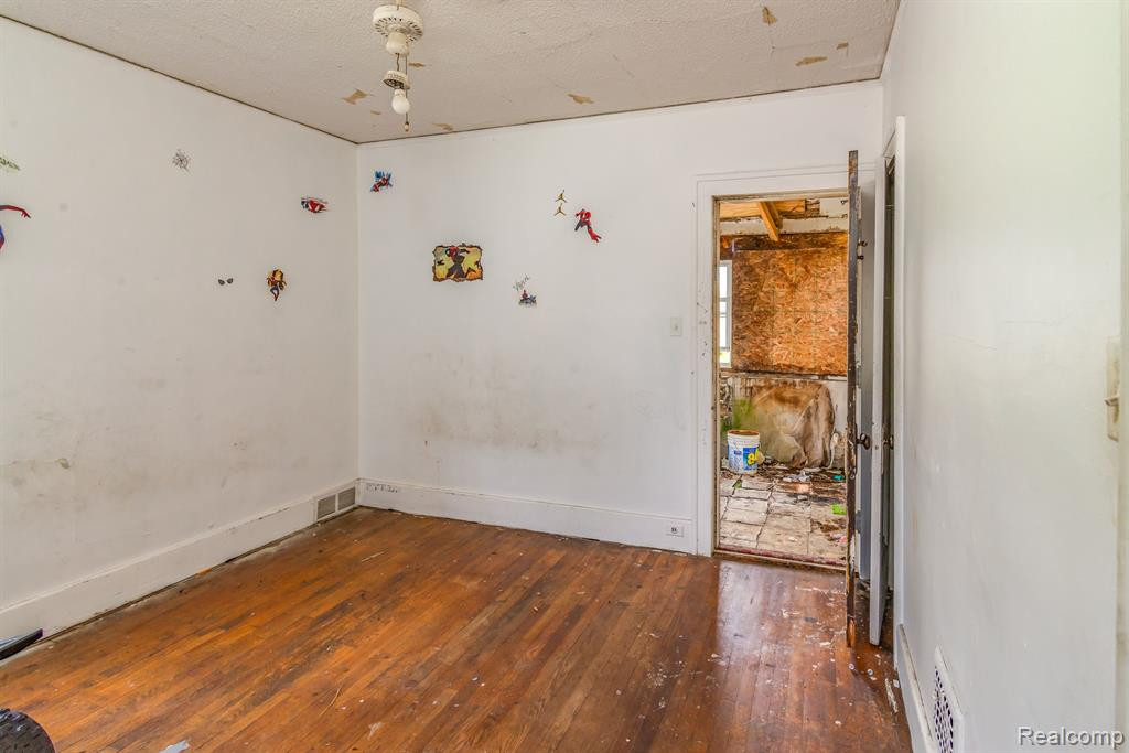 401 W GREENDALE, Highland Park, MI 48203 — Photo 16