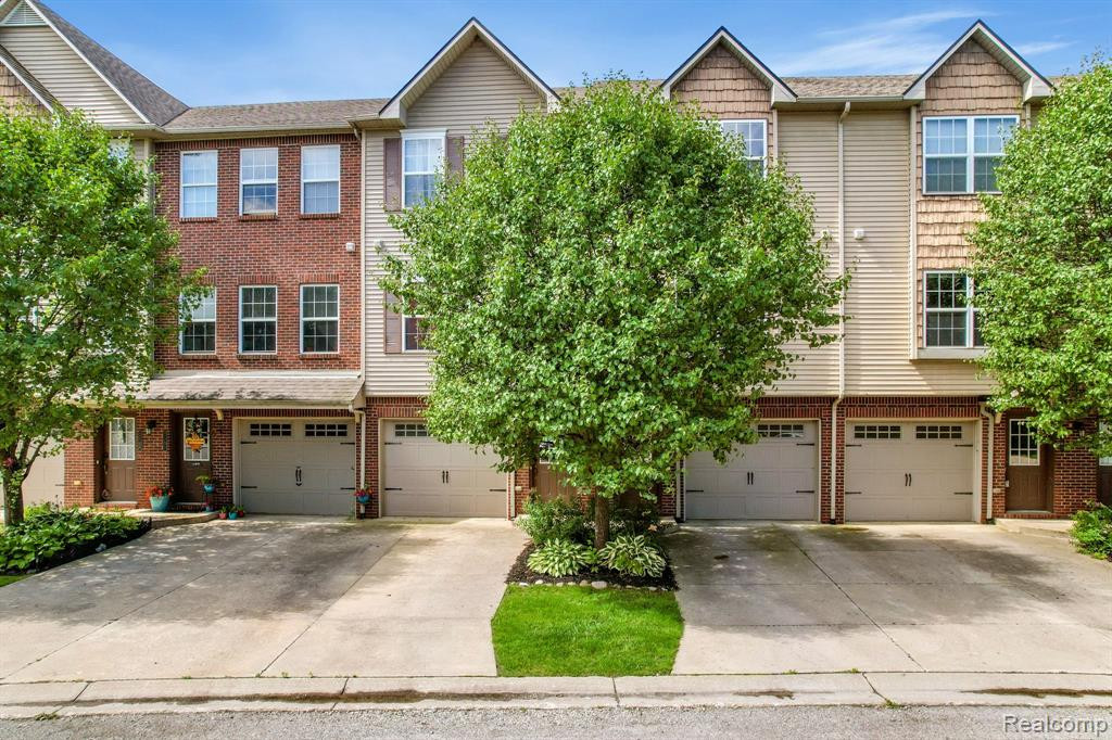 2155 KNOTTY PINE Trail, Howell, MI 48855 — front exterior
