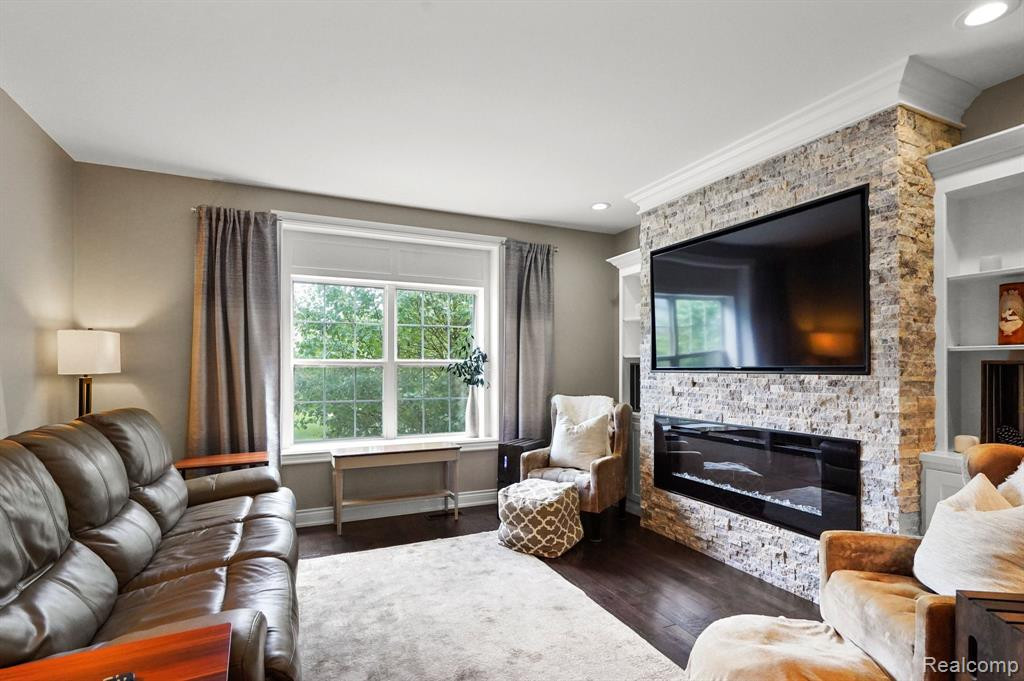 2155 KNOTTY PINE Trail, Howell, MI 48855 — Photo 4