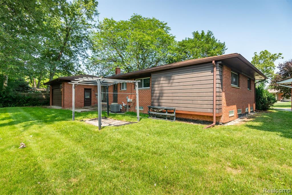 3 BRISTOL Ct, Ann Arbor, MI 48104 — Photo 22