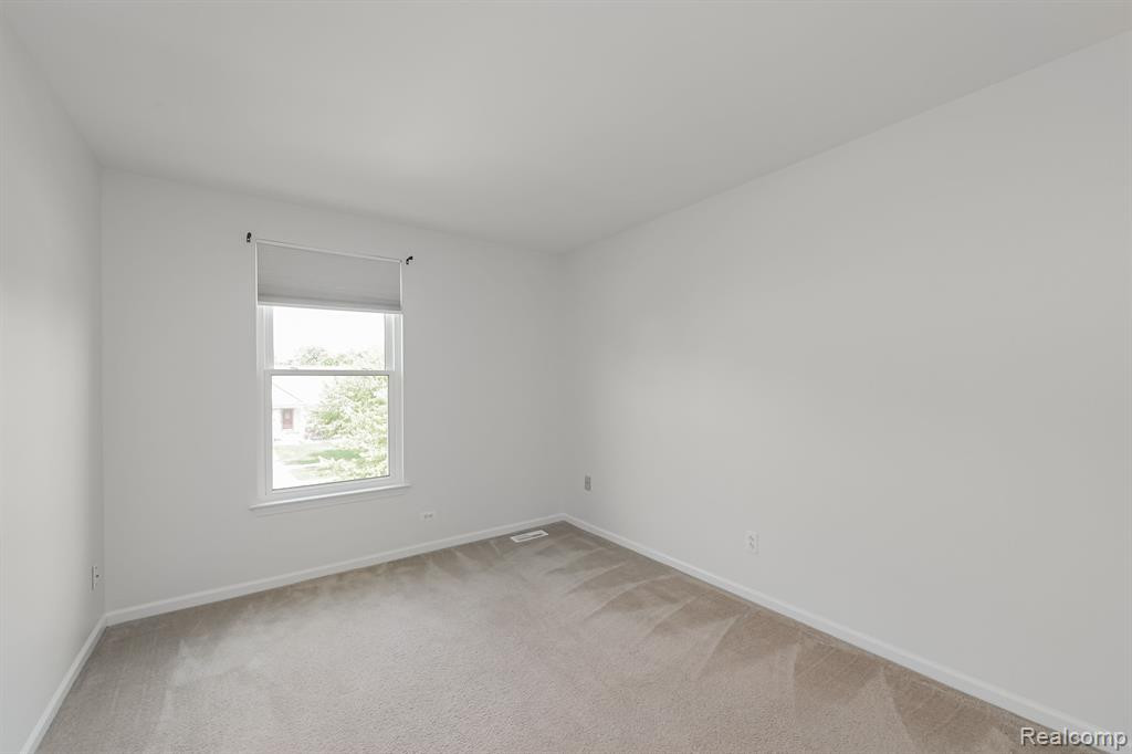 6240 CREEKSIDE Circle, Ypsilanti, MI 48197 — Photo 22