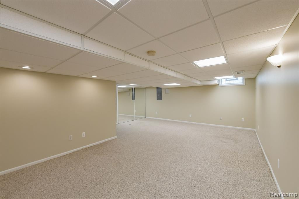 6240 CREEKSIDE Circle, Ypsilanti, MI 48197 — Photo 25