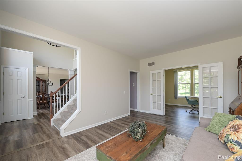 6030 CHERRYWOOD Drive, Ypsilanti, MI 48197 — Photo 8