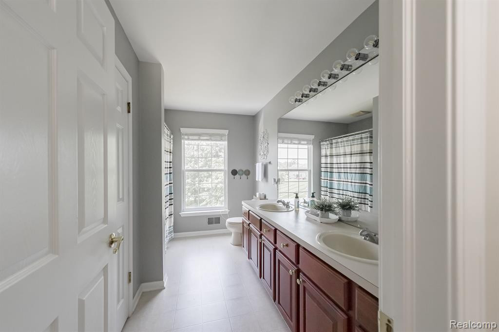 6030 CHERRYWOOD Drive, Ypsilanti, MI 48197 — Photo 26