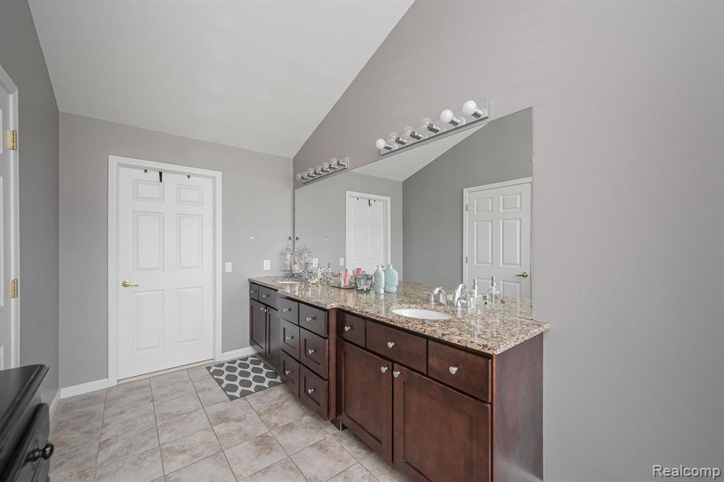 6030 CHERRYWOOD Drive, Ypsilanti, MI 48197 — Photo 36