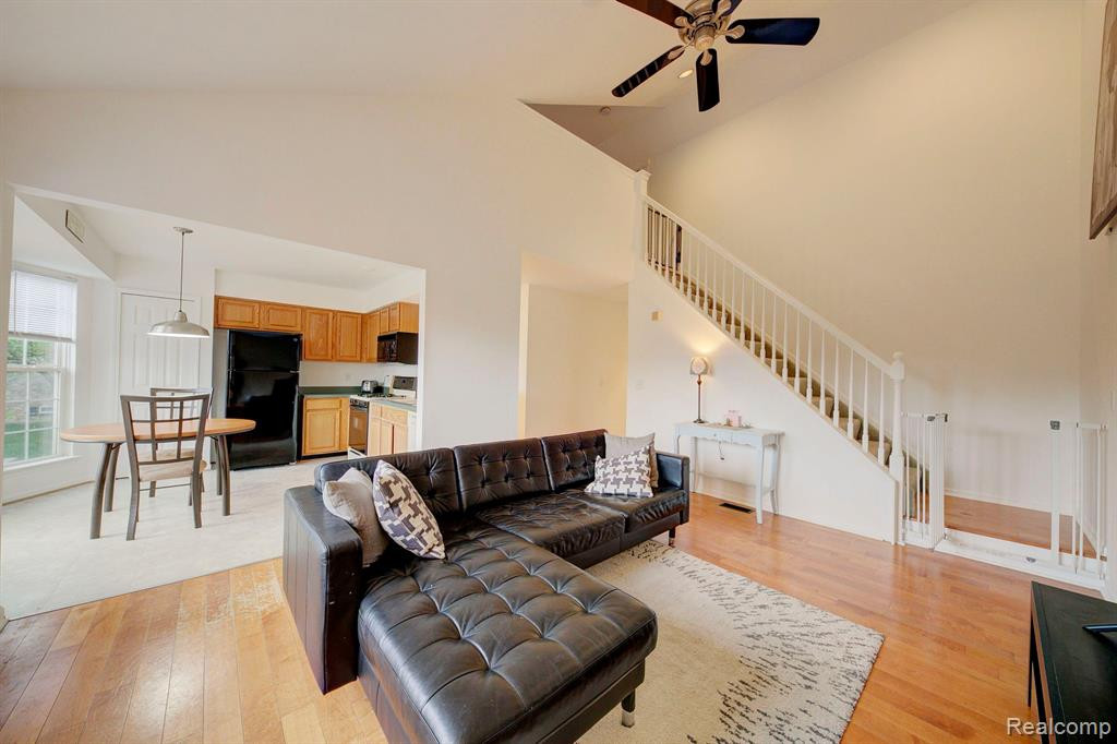 4273 Hunters Circle E, Canton, MI 48188 — Photo 8