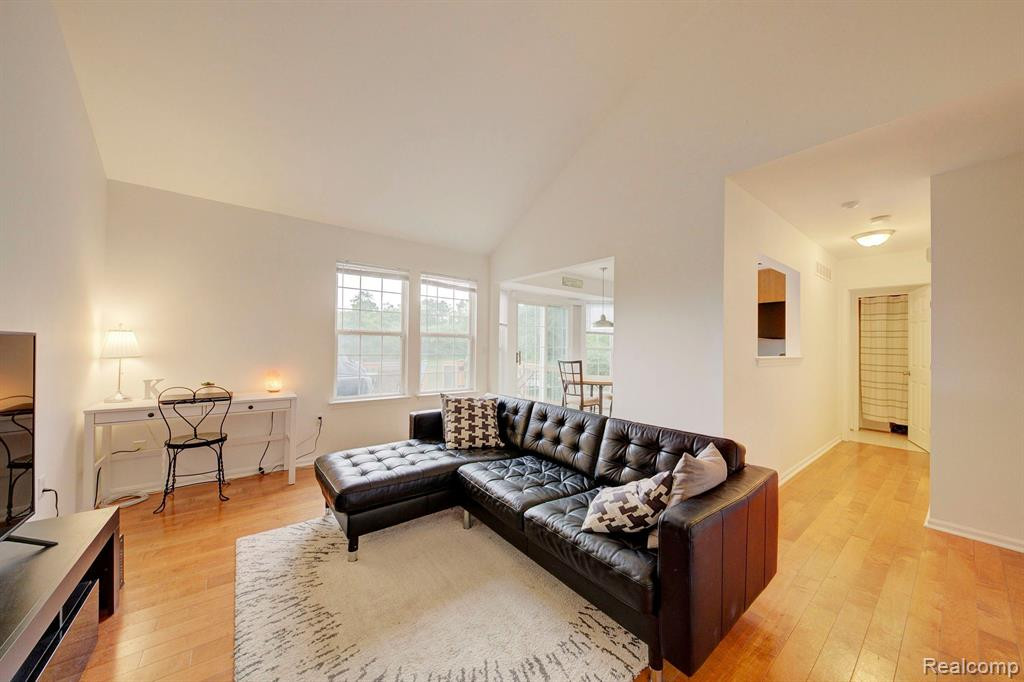 4273 Hunters Circle E, Canton, MI 48188 — Photo 14