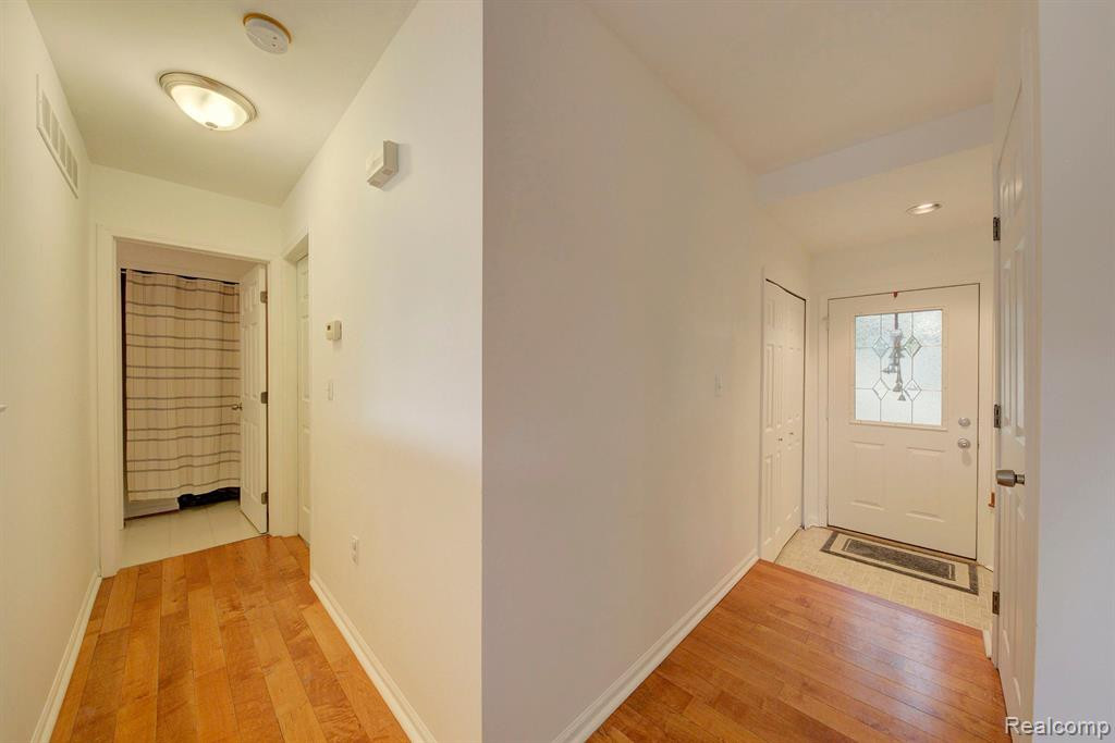 4273 Hunters Circle E, Canton, MI 48188 — Photo 15