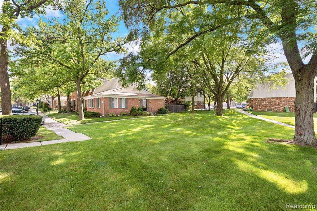1910 TORQUAY Avenue, Royal Oak, MI 48073 — Photo 5