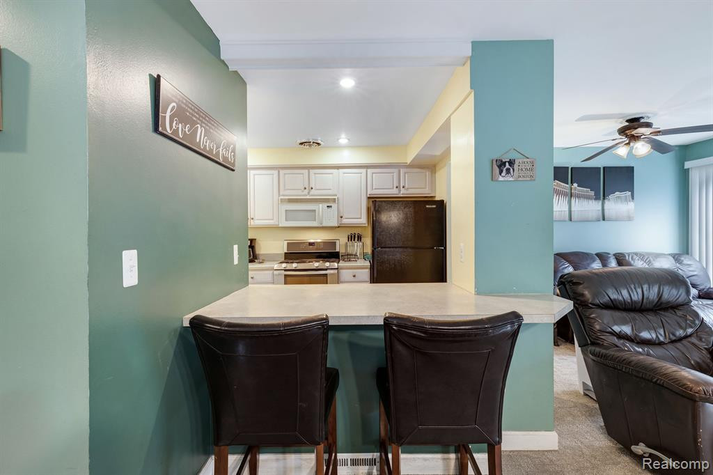 1910 TORQUAY Avenue, Royal Oak, MI 48073 — Photo 18