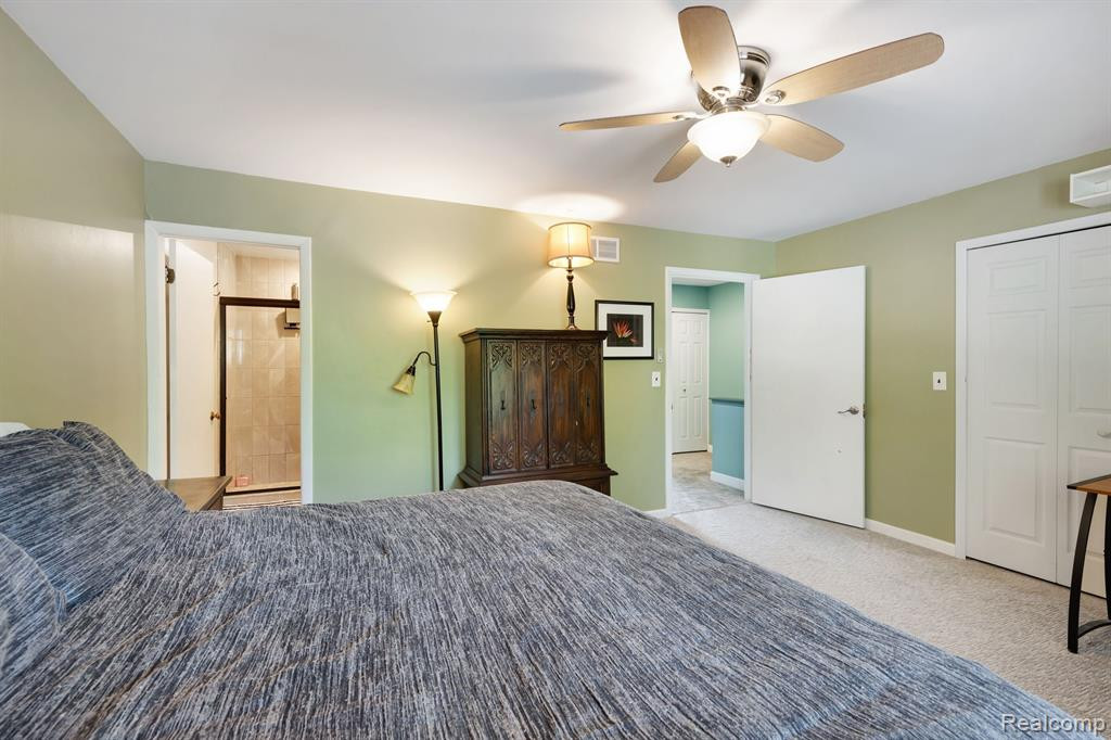1910 TORQUAY Avenue, Royal Oak, MI 48073 — Photo 28
