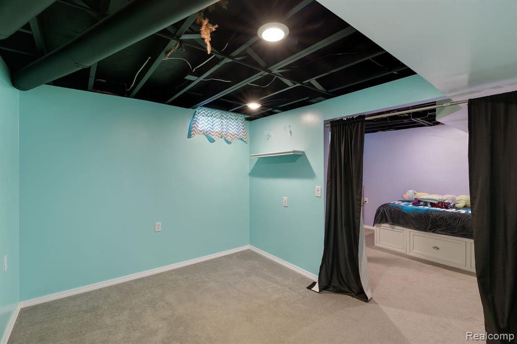 1910 TORQUAY Avenue, Royal Oak, MI 48073 — Photo 34
