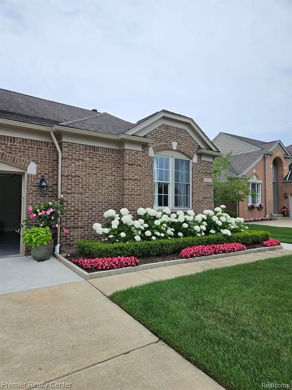 49073 RAINBOW Lane S, Northville, MI 48168 — front exterior