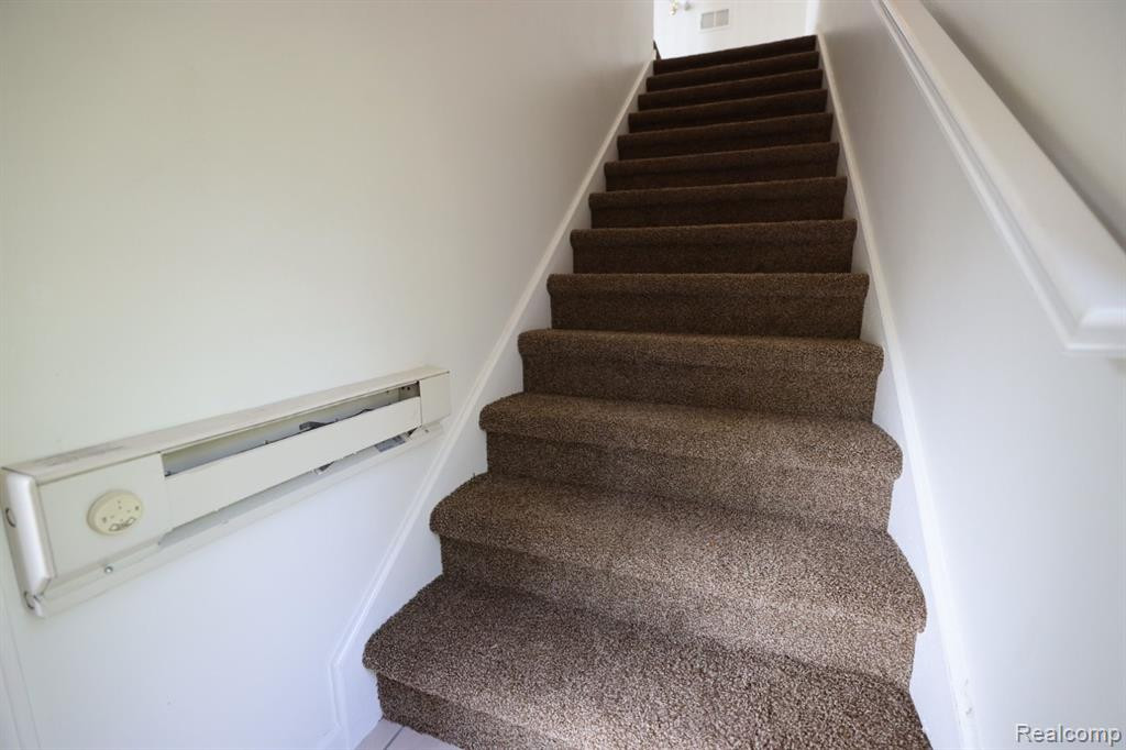 28385 CARLTON WAY Drive, Novi, MI 48377 — Photo 3