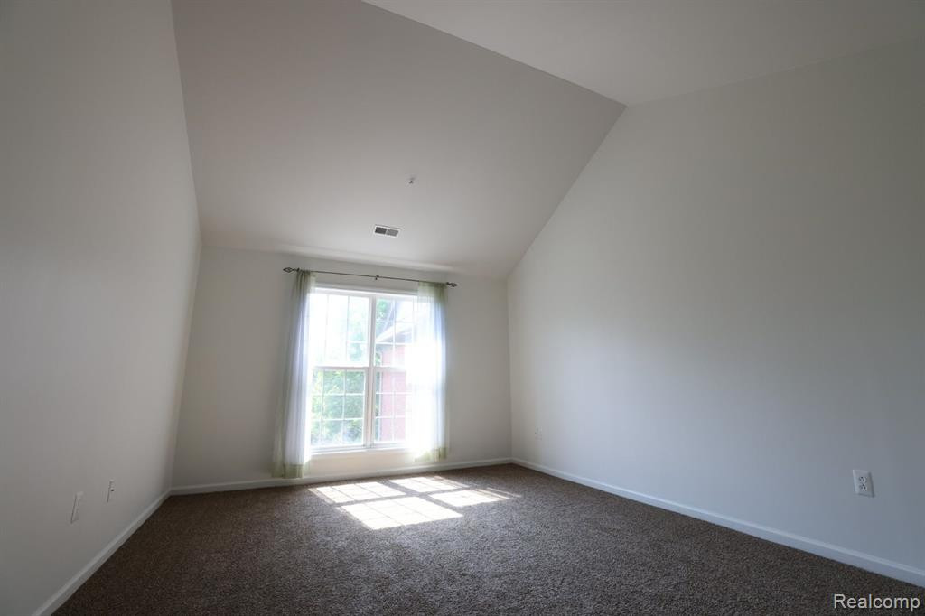 28385 CARLTON WAY Drive, Novi, MI 48377 — Photo 16
