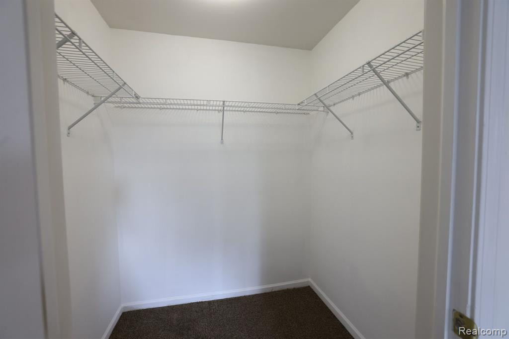 28385 CARLTON WAY Drive, Novi, MI 48377 — Photo 17