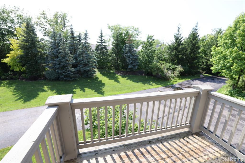 28385 CARLTON WAY Drive, Novi, MI 48377 — Photo 31